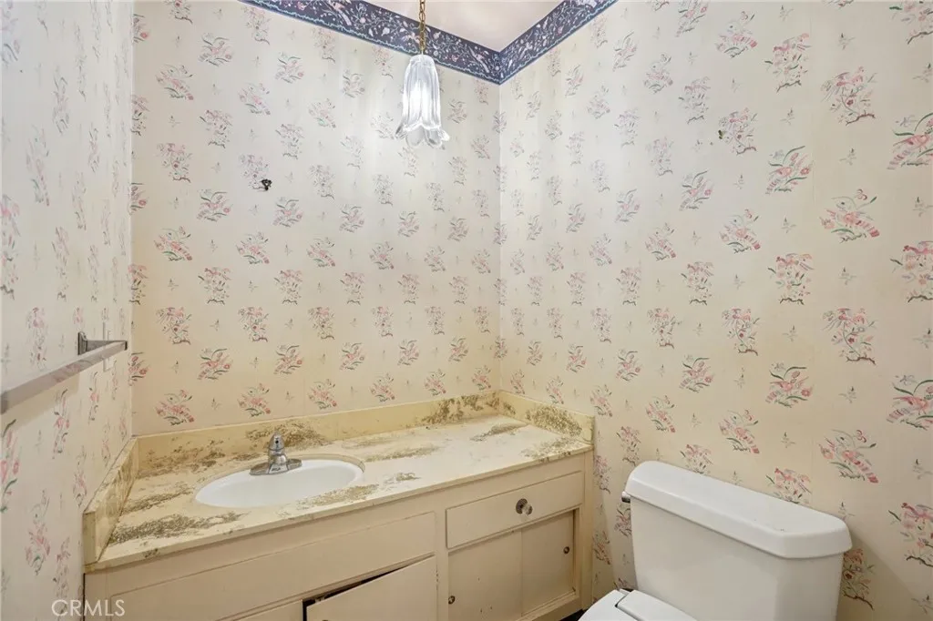 2305 Silver Ridge Avenue, Los Angeles, California 90039 home-pic-23