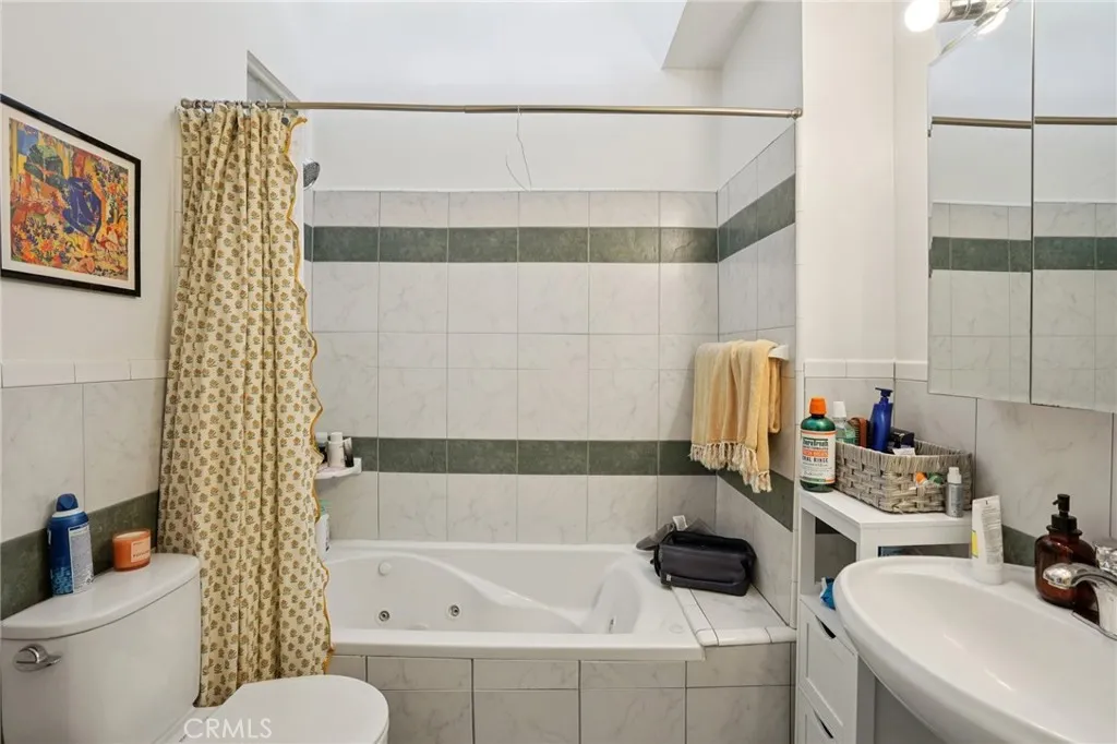 2305 Silver Ridge Avenue, Los Angeles, California 90039 home-pic-13