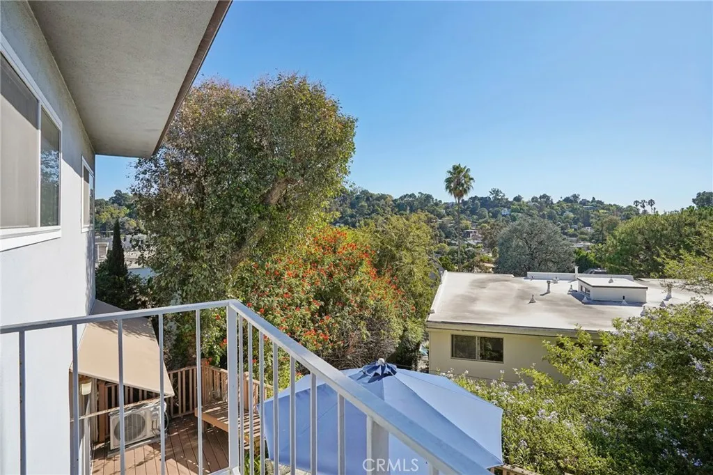 2305 Silver Ridge Avenue, Los Angeles, California 90039 home-pic-14
