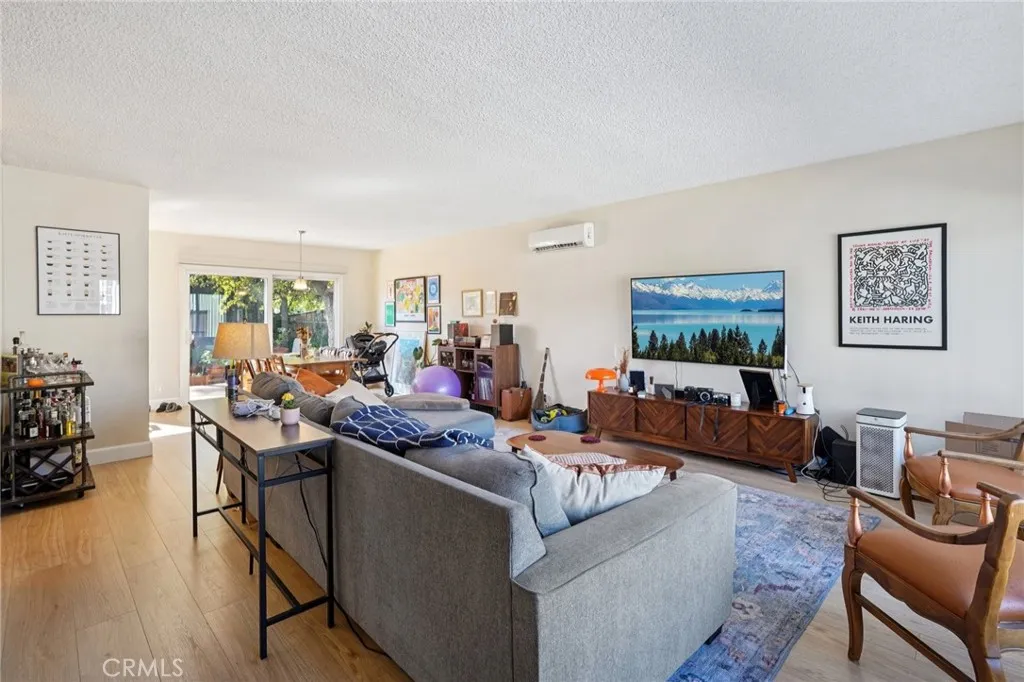 2305 Silver Ridge Avenue, Los Angeles, California 90039 home-pic-1