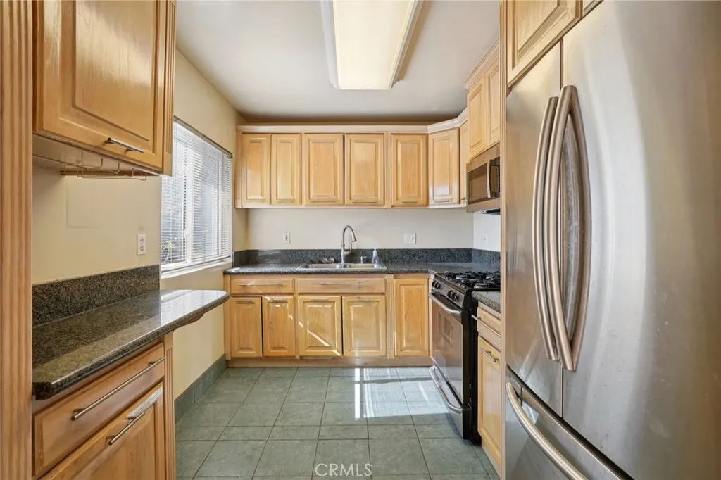 2305 Silver Ridge Avenue, Los Angeles, California 90039 home-pic-21