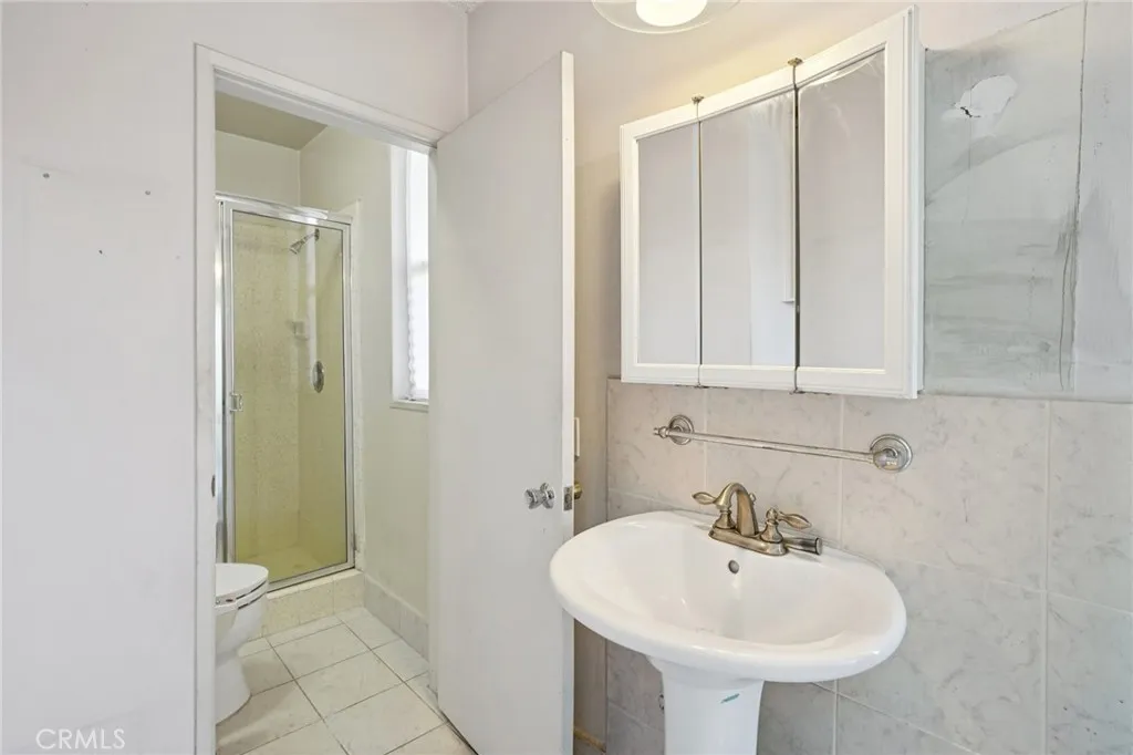 2305 Silver Ridge Avenue, Los Angeles, California 90039 home-pic-27