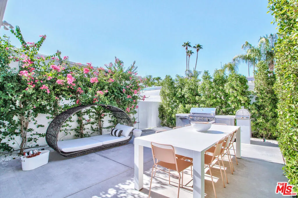 678 S Thornhill Road, Palm Springs, California 92264 home-pic-17