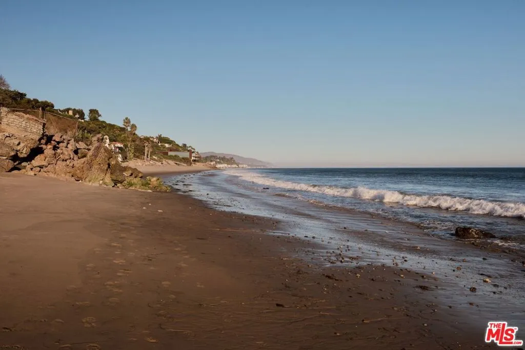 28026 Sea Lane Drive, Malibu, California 90265 home-pic-2