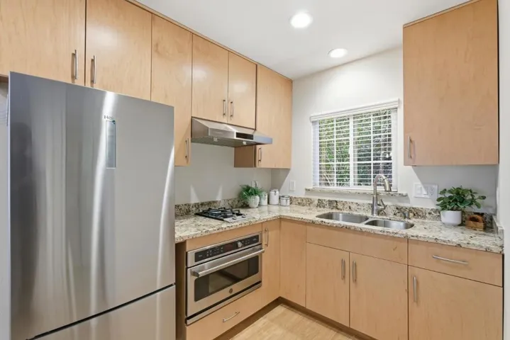 333 Roble Avenue, Redwood City, California 94061