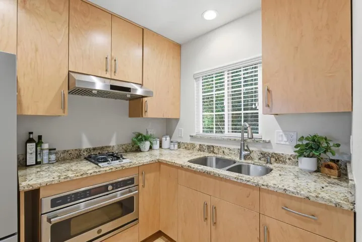 333 Roble Avenue, Redwood City, California 94061