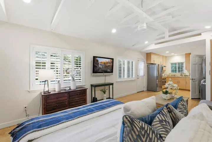 333 Roble Avenue, Redwood City, California 94061
