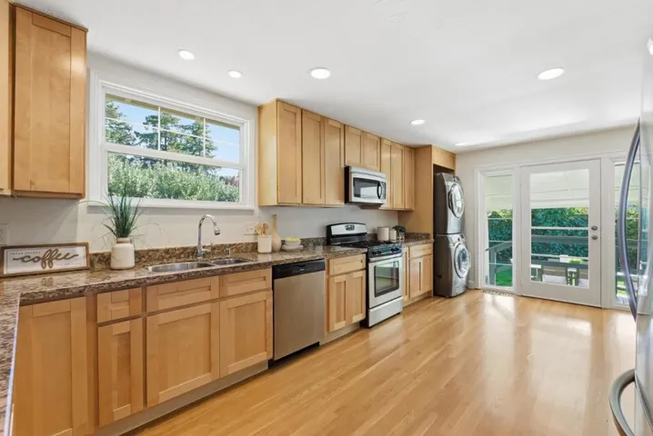 333 Roble Avenue, Redwood City, California 94061