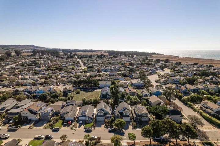 420 Valdez Avenue, Half Moon Bay, California 94019