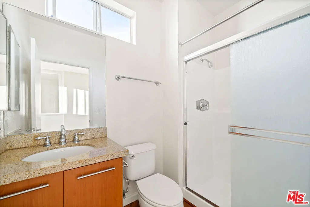 2045 Beloit Avenue 306, Los Angeles, California 90025 home-pic-12