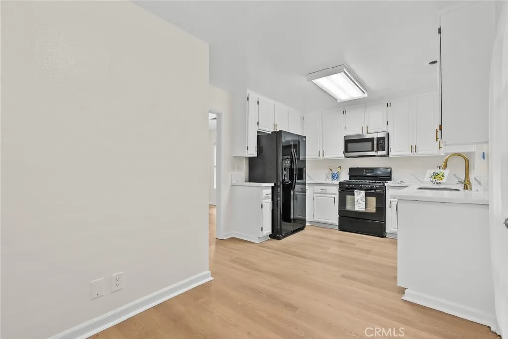 4337 Willow Glen Street, Calabasas, California 91302 home-pic-16