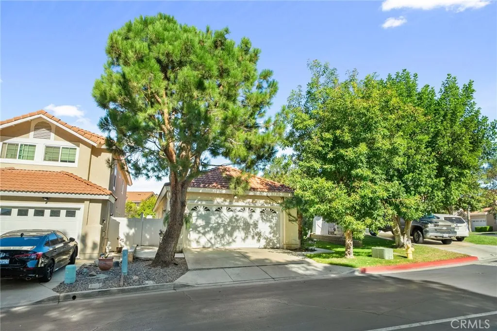 5729 El Palomino, Jurupa Valley, California 92509 home-pic-1