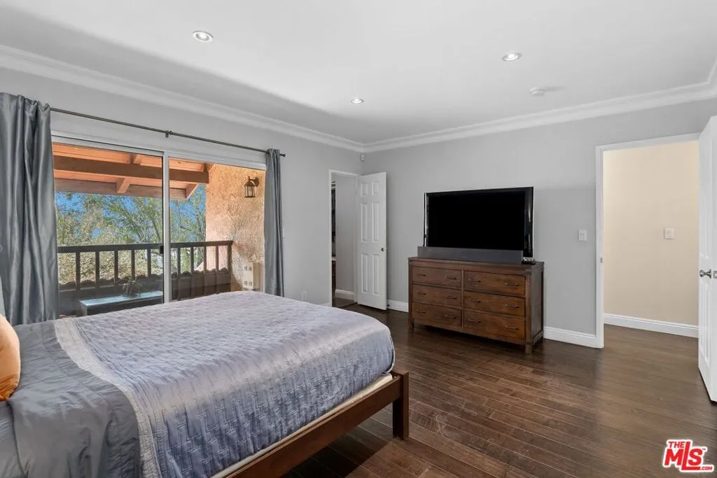 7755 Via Rosa Maria, Burbank, California 91504 home-pic-21