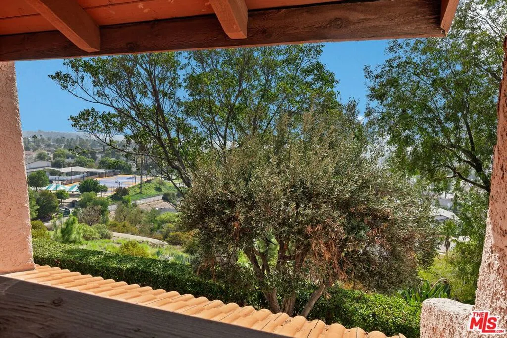 7755 Via Rosa Maria, Burbank, California 91504 home-pic-27