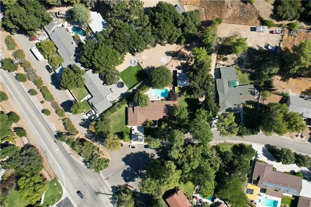 15877 Warm Springs Drive, Canyon Country, California 91387 home-pic-29