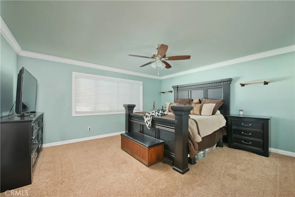 15877 Warm Springs Drive, Canyon Country, California 91387 home-pic-10