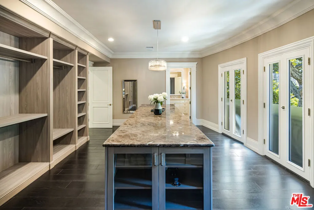 1350 Benedict Canyon Drive, Beverly Hills, California 90210 home-pic-11