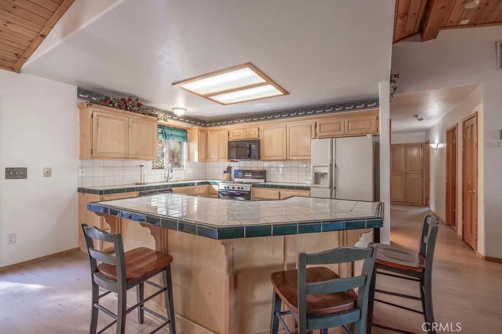320 Dove Court, Big Bear Lake, California 92315 home-pic-27