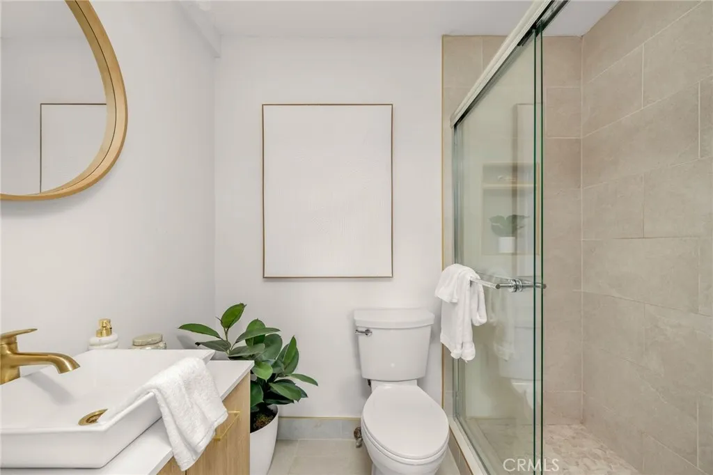 2844 E 3rd St 210, Long Beach, California 90814 home-pic-16