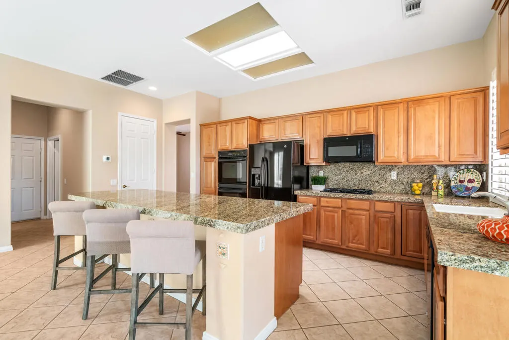 35882 Royal Sage Court, Palm Desert, California 92211 home-pic-14