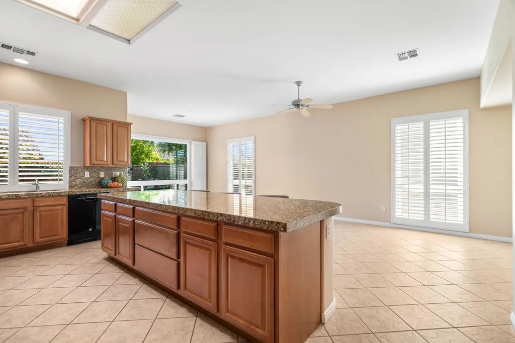 35882 Royal Sage Court, Palm Desert, California 92211 home-pic-16
