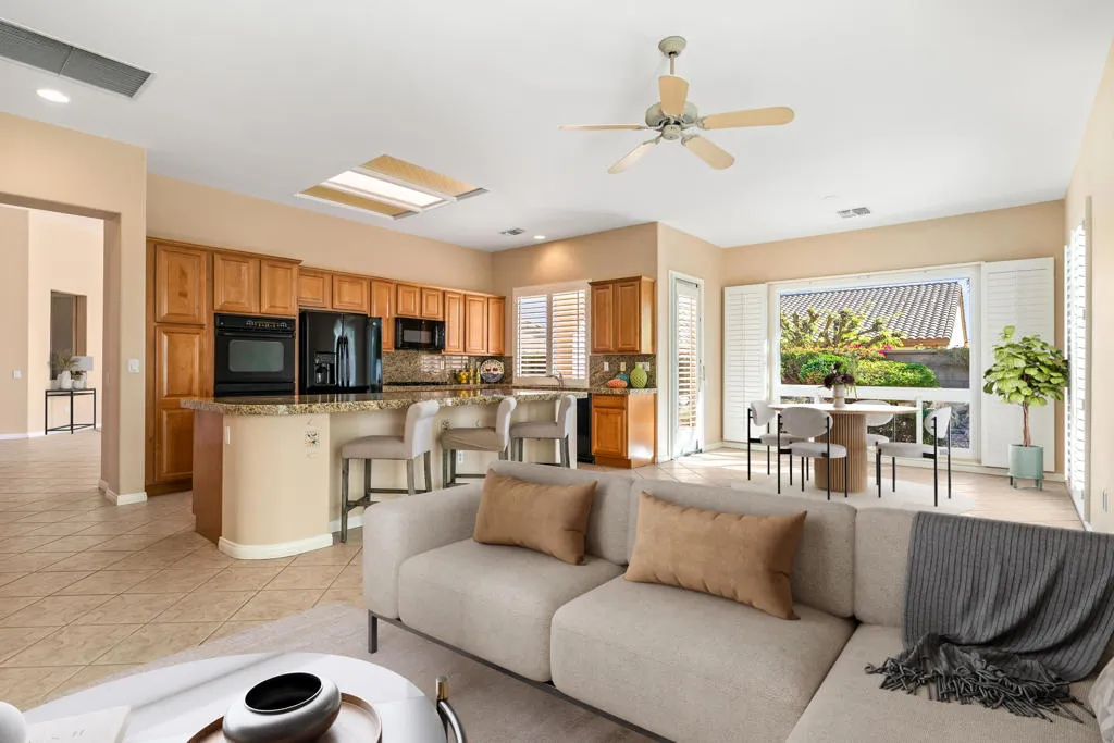 35882 Royal Sage Court, Palm Desert, California 92211 home-pic-11