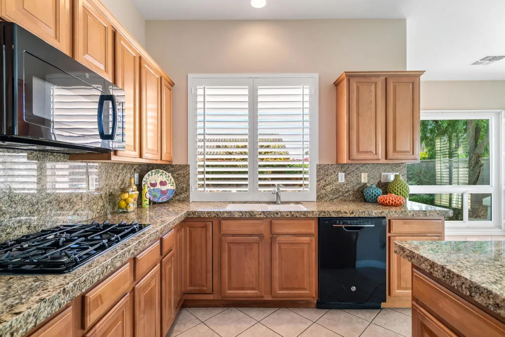 35882 Royal Sage Court, Palm Desert, California 92211 home-pic-15