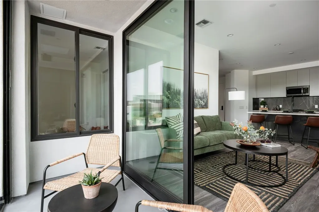 118 Astronaut Ellison S Onizuka Street 306, Los Angeles, California 90012 home-pic-10