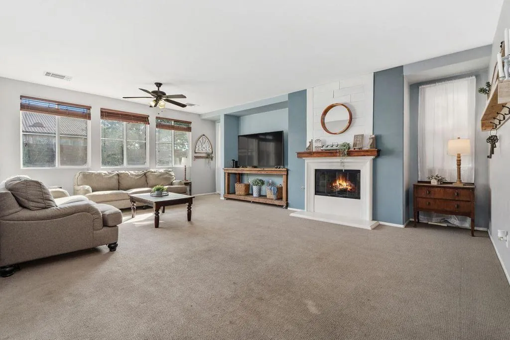 42724 Tango Court, Indio, California 92203 home-pic-10