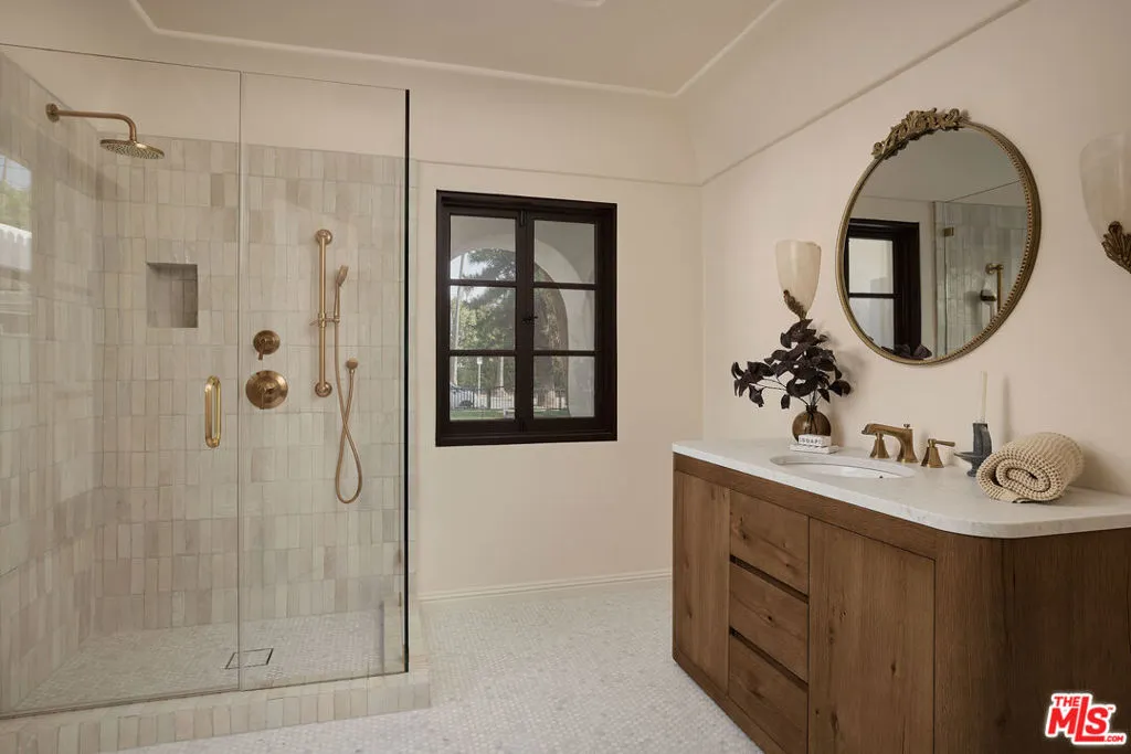 1641 N Ogden Drive, Los Angeles, California 90046 home-pic-12