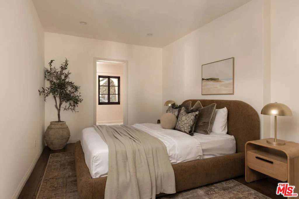 1641 N Ogden Drive, Los Angeles, California 90046 home-pic-11