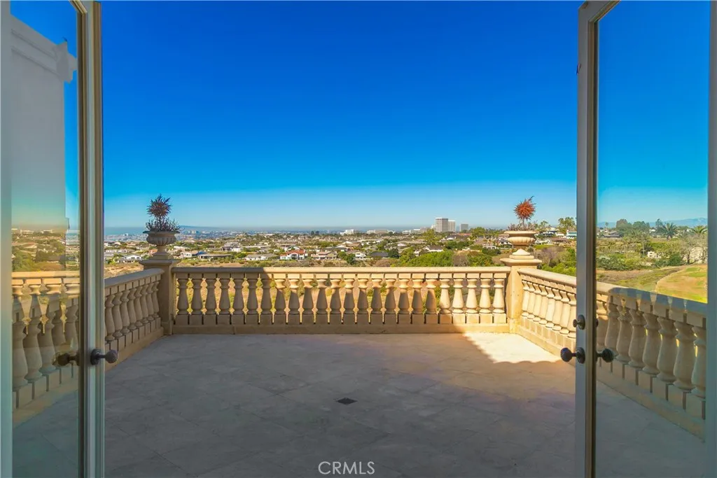 11 Premiere Point, Newport Coast, California 92657 home-pic-10