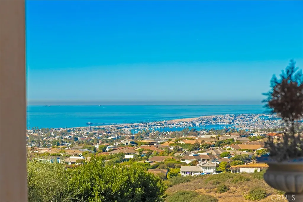 11 Premiere Point, Newport Coast, California 92657 home-pic-9