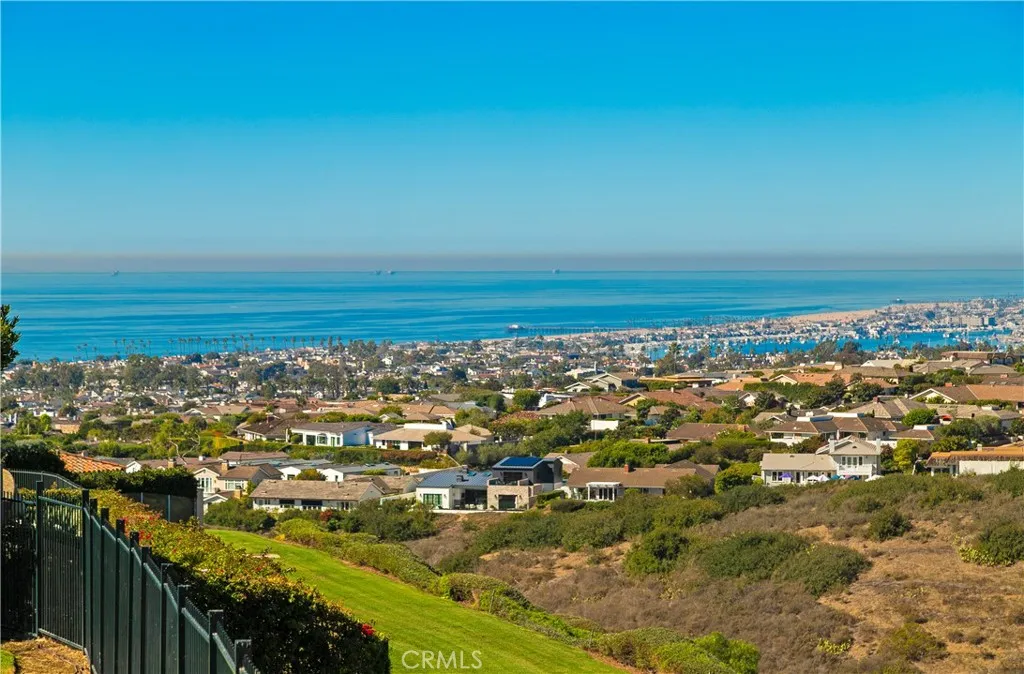 11 Premiere Point, Newport Coast, California 92657 home-pic-11