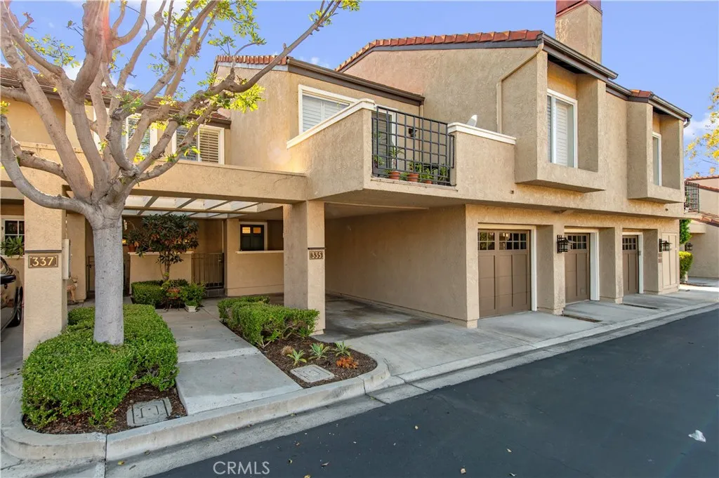 335 Stanford Court, Irvine, California 92612 home-pic-0