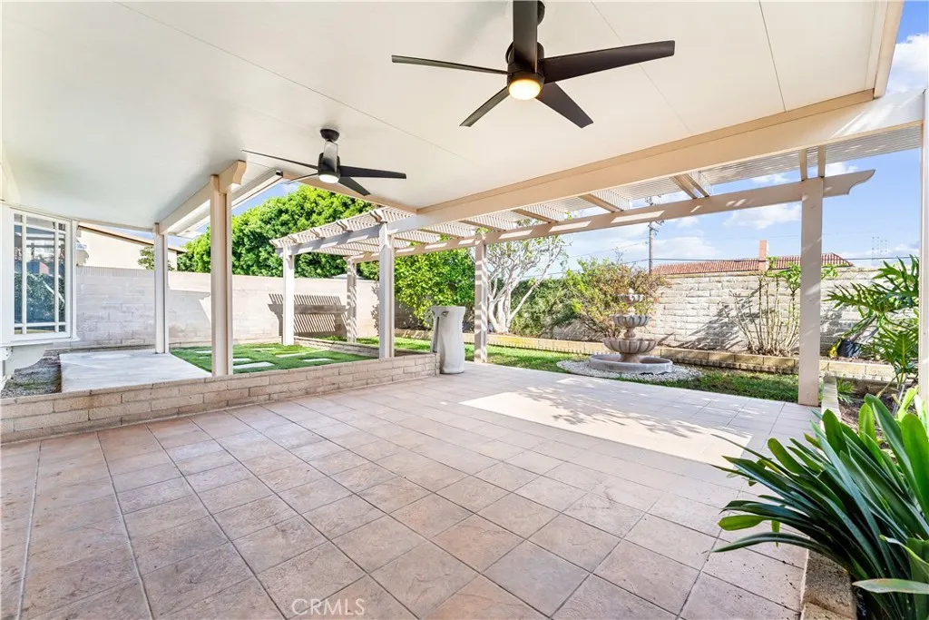 21052 Amberwick Lane, Huntington Beach, California 92646 home-pic-37