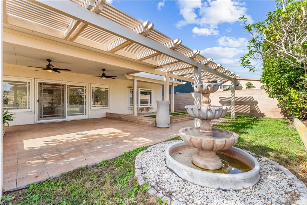 21052 Amberwick Lane, Huntington Beach, California 92646 home-pic-38