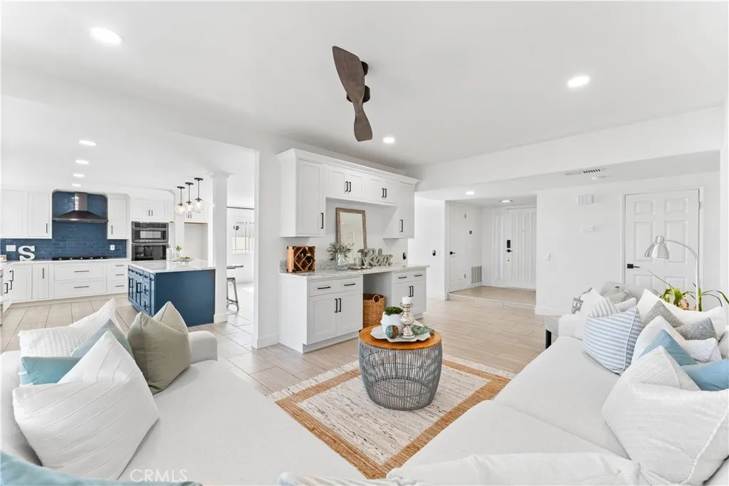 21052 Amberwick Lane, Huntington Beach, California 92646 home-pic-7