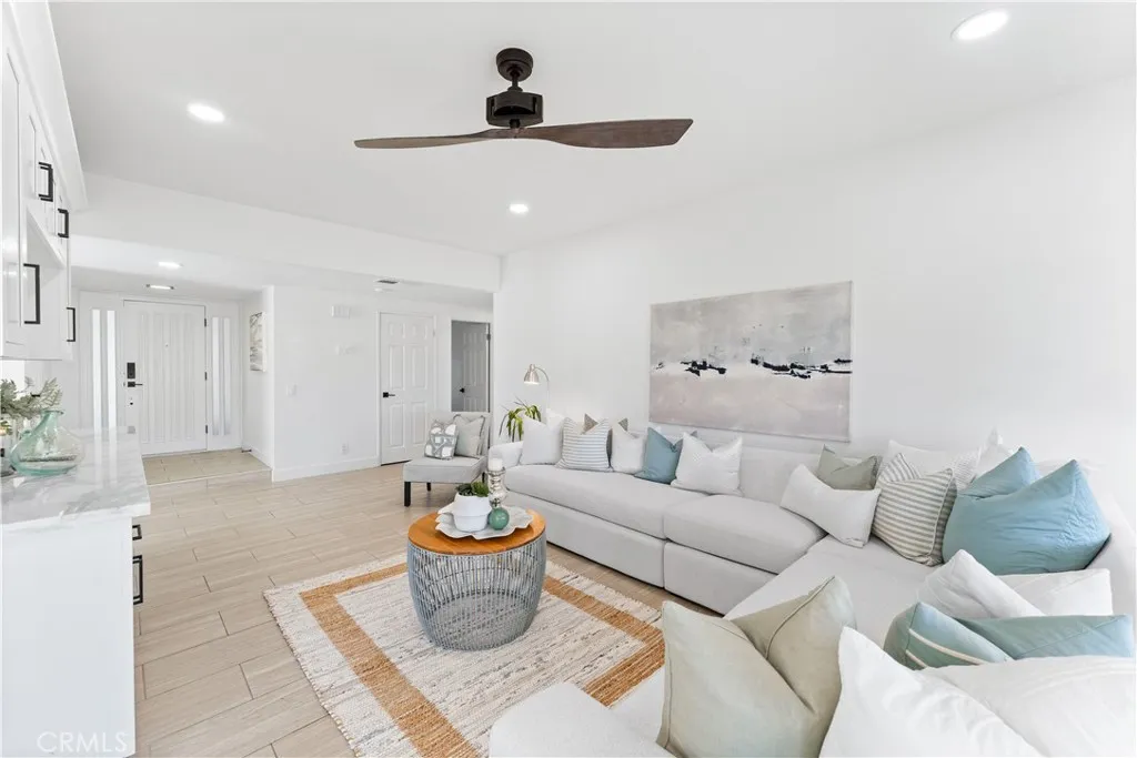 21052 Amberwick Lane, Huntington Beach, California 92646 home-pic-6