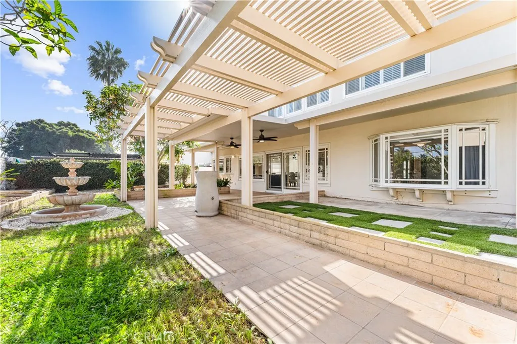 21052 Amberwick Lane, Huntington Beach, California 92646 home-pic-39