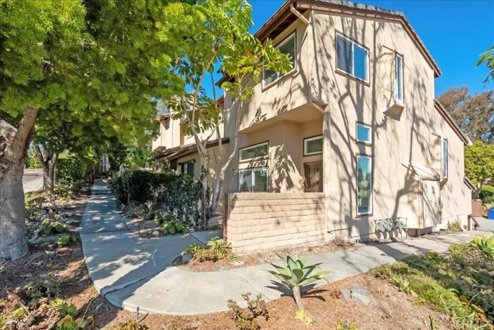 2509 Woodlands Way, Oceanside, California 92054