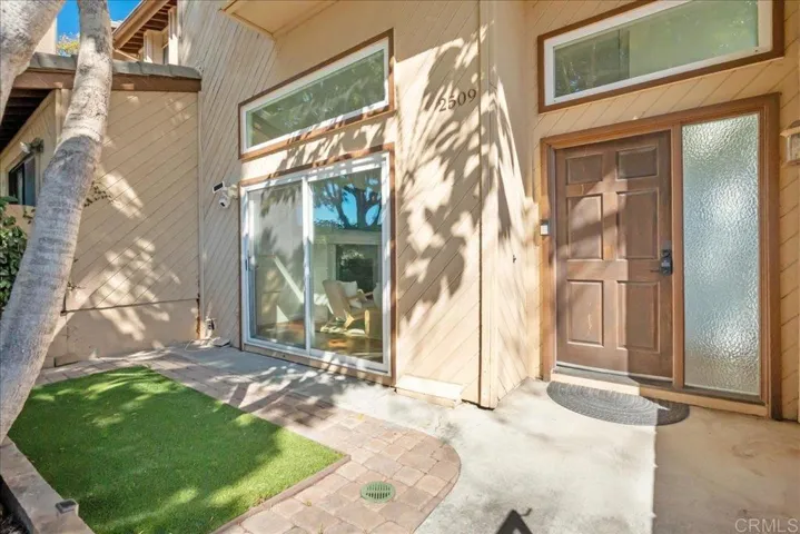 2509 Woodlands Way, Oceanside, California 92054