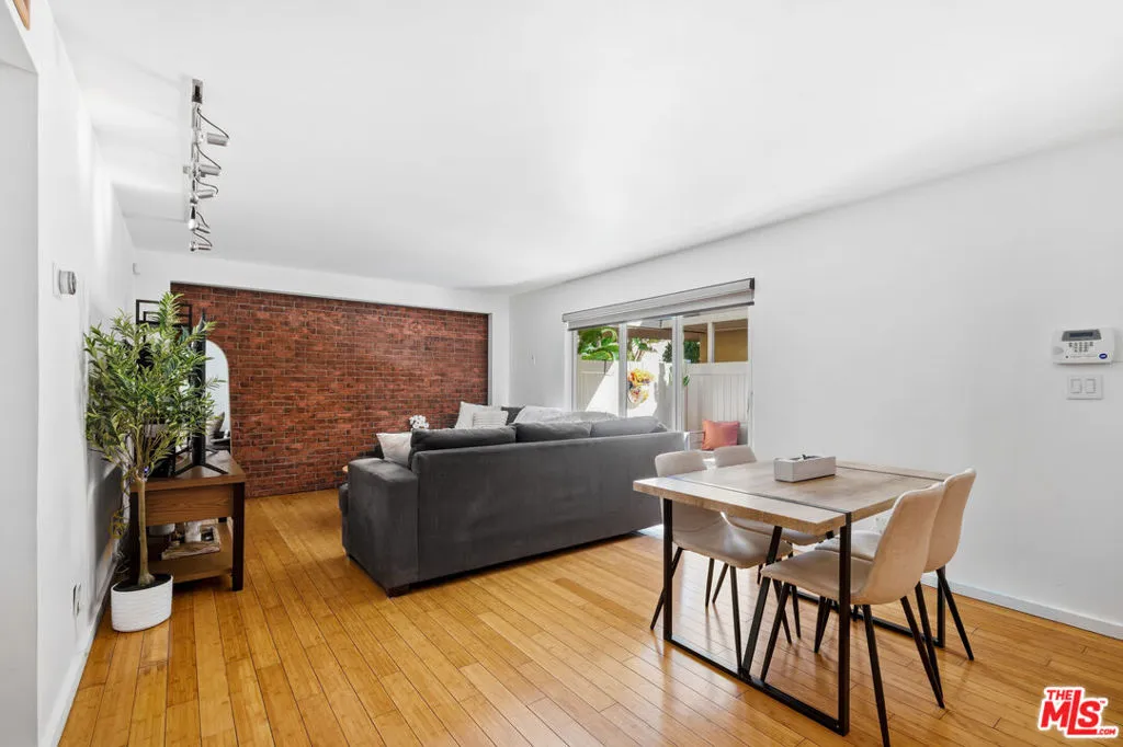 970 Palm Avenue 101, West Hollywood, California 90069 home-pic-11