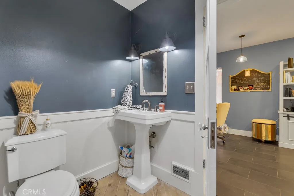 4267 Canoga Avenue, Woodland Hills, California 91364 home-pic-20