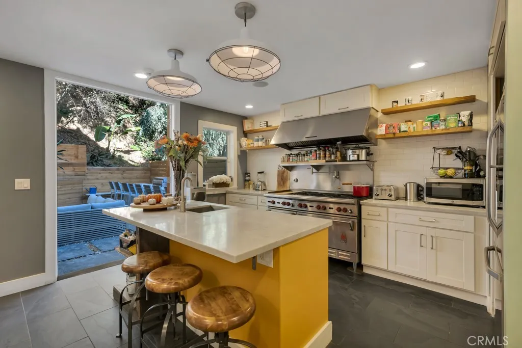 4267 Canoga Avenue, Woodland Hills, California 91364 home-pic-15