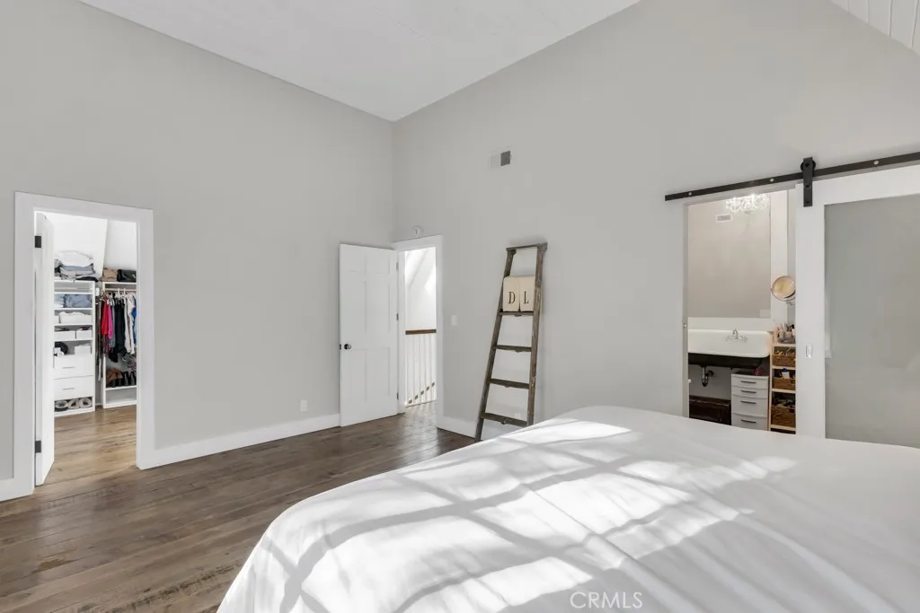 4267 Canoga Avenue, Woodland Hills, California 91364 home-pic-25