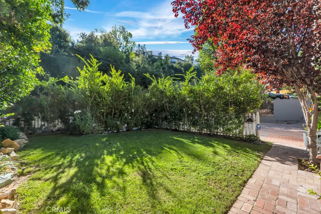 4267 Canoga Avenue, Woodland Hills, California 91364 home-pic-3