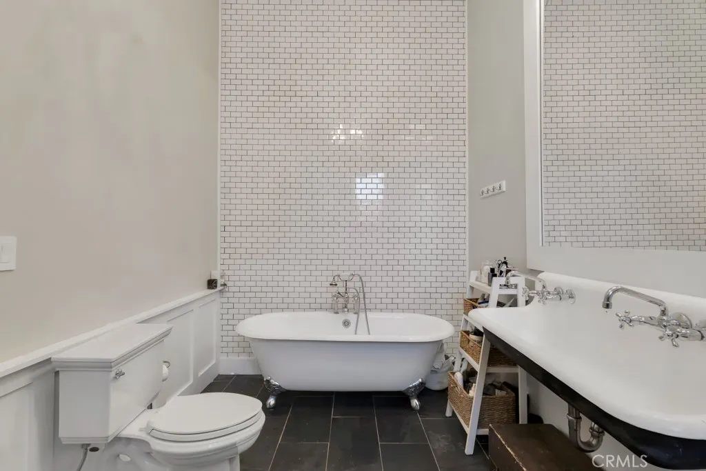 4267 Canoga Avenue, Woodland Hills, California 91364 home-pic-28