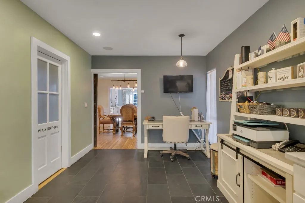 4267 Canoga Avenue, Woodland Hills, California 91364 home-pic-18