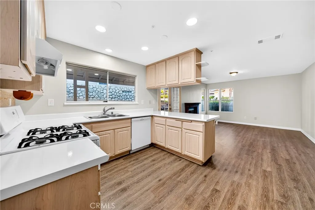 704 Chandler W, Highland, California 92346 home-pic-13